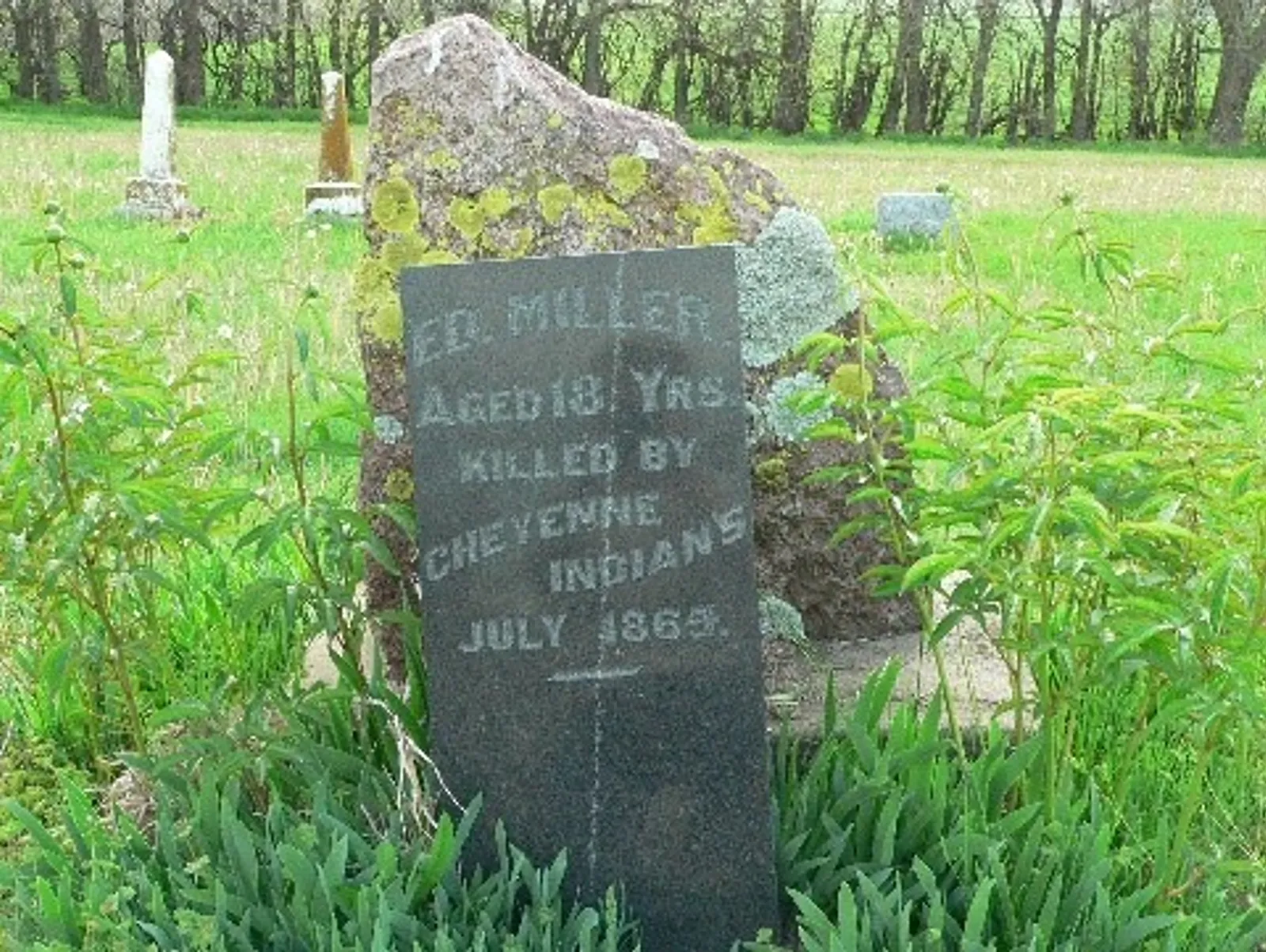 Ed Millers Grave.jpg